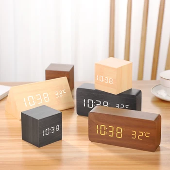 Kreatívne hodiny s budíkom drevené osobnosti digitálny displej nočný stolík ploche jednoduché elektronické malých hodiny